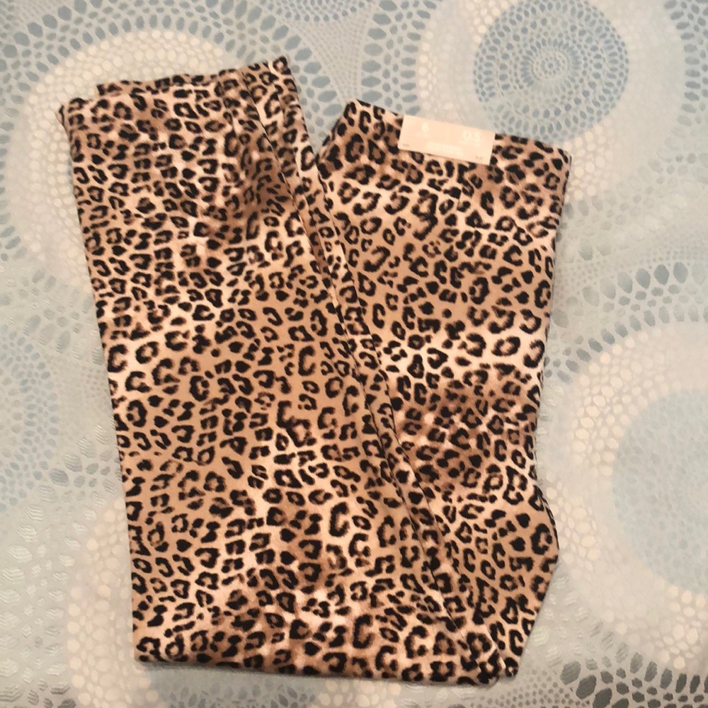 NWT Chico’ So Slimming Juliet Leopard Print Pant